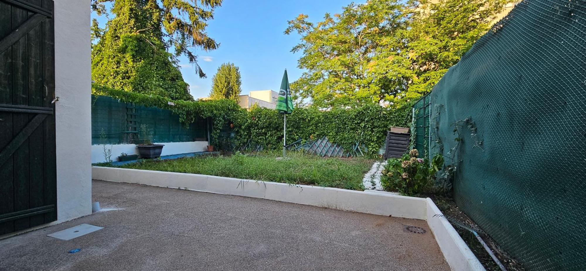 Charmante Maison Avec Jardin Sans Vis-a-vis Ferienhaus *