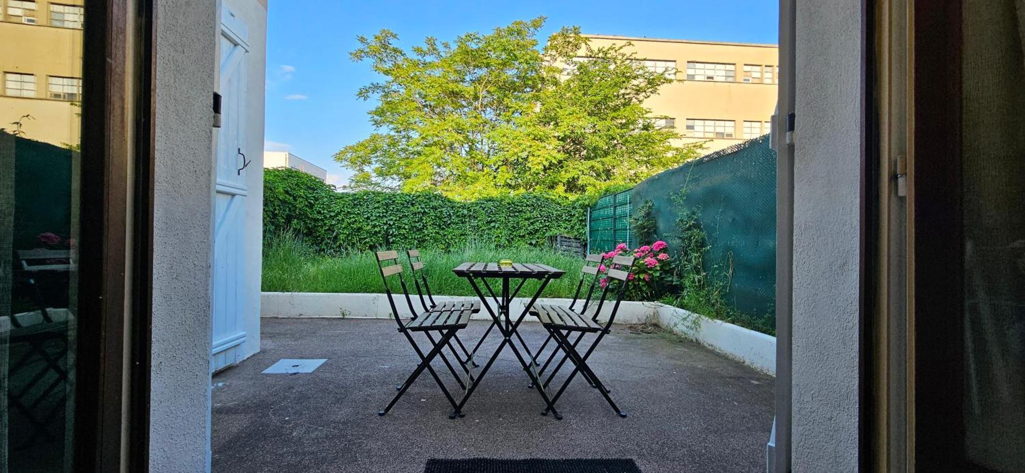 Charmante Maison Avec Jardin Sans Vis-a-vis *