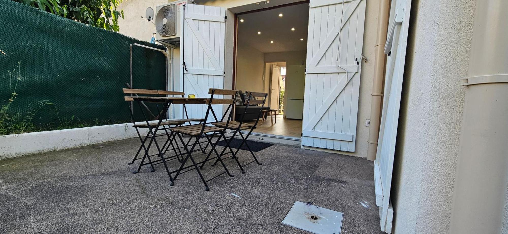 Charmante Maison Avec Jardin Sans Vis-a-vis Ferienhaus *