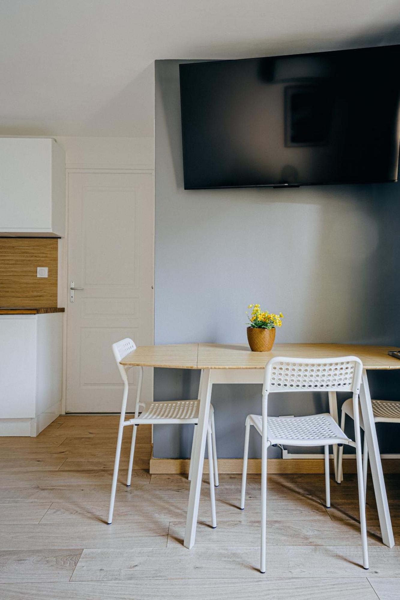 Ferienhaus Charmante Maison Avec Jardin Sans Vis-a-vis Saint-Fons